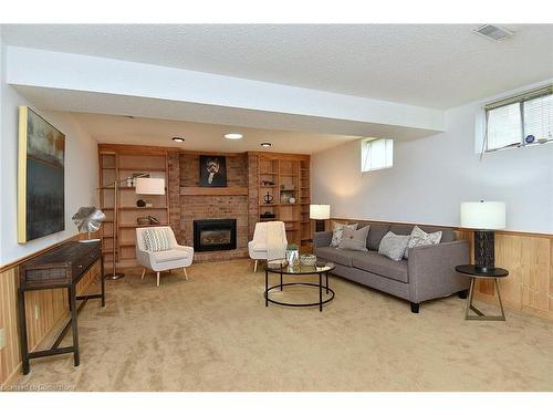 4 Joya Place, Dundas, ON - Indoor Photo Showing Living Room With Fireplace