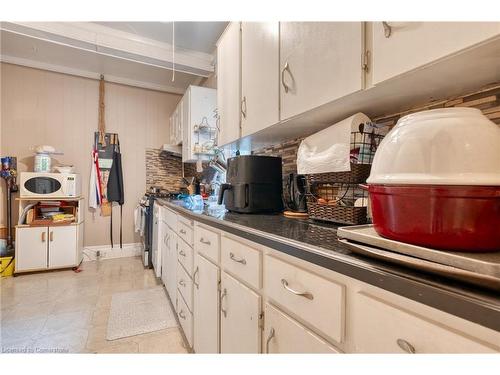 34 Sherman Avenue S, Hamilton, ON - Indoor Photo Showing Kitchen