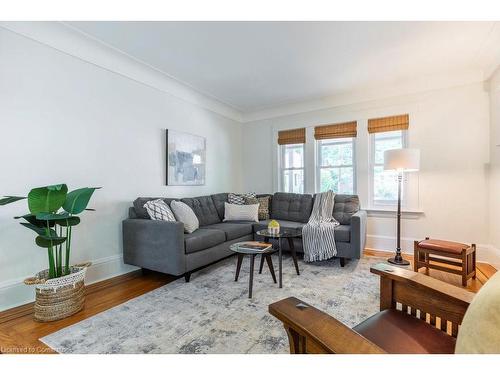 116 Victoria Street, Dundas, ON - Indoor Photo Showing Living Room