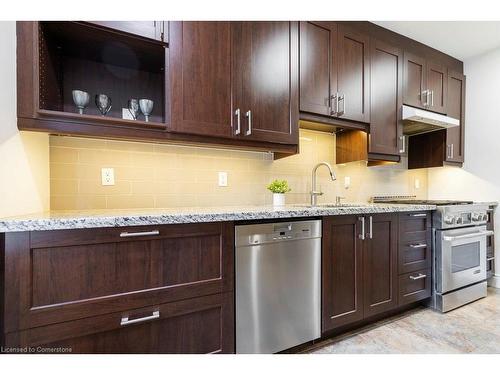 116 Victoria Street, Dundas, ON - Indoor Photo Showing Kitchen With Upgraded Kitchen