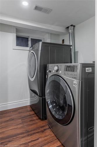 116 Victoria Street, Dundas, ON - Indoor Photo Showing Laundry Room