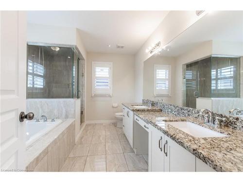 180 Chambers Drive, Ancaster, ON - Indoor Photo Showing Bathroom