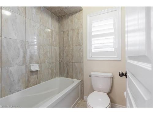 180 Chambers Drive, Ancaster, ON - Indoor Photo Showing Bathroom