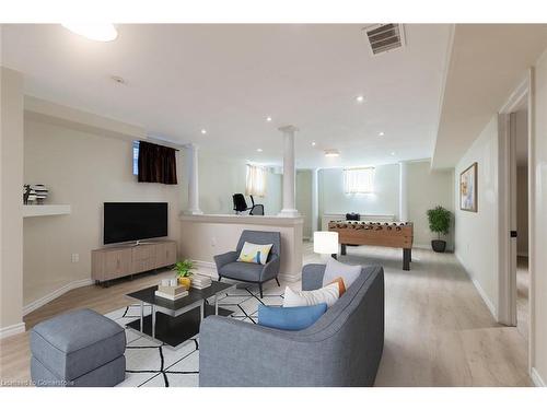 180 Chambers Drive, Ancaster, ON - Indoor Photo Showing Living Room