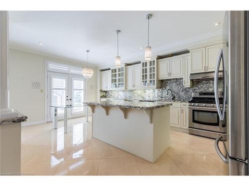 180 Chambers Drive, Ancaster, ON - Indoor Photo Showing Kitchen With Upgraded Kitchen