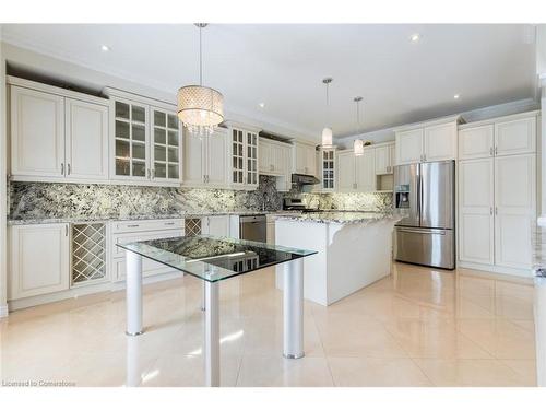 180 Chambers Drive, Ancaster, ON - Indoor Photo Showing Kitchen With Upgraded Kitchen