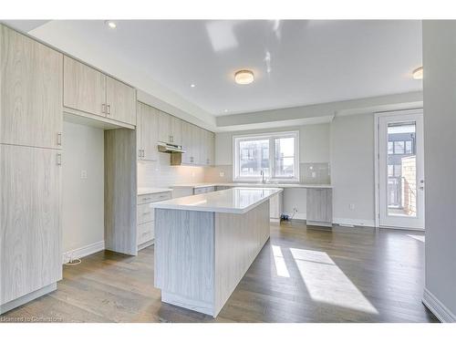 8-2273 Turnberry Road, Burlington, ON - Indoor Photo Showing Kitchen