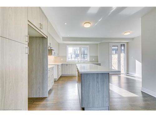 8-2273 Turnberry Road, Burlington, ON - Indoor Photo Showing Kitchen