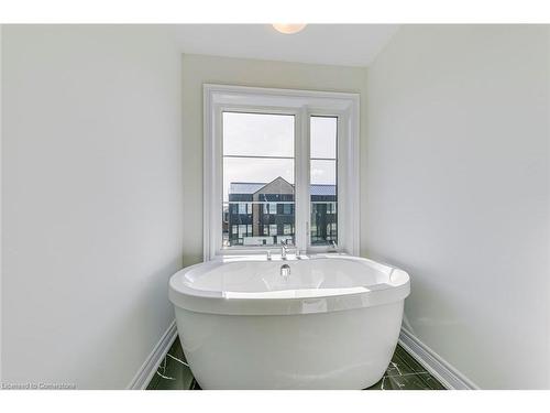 8-2273 Turnberry Road, Burlington, ON - Indoor Photo Showing Bathroom