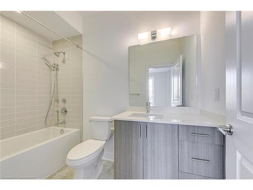 8-2273 Turnberry Road, Burlington, ON - Indoor Photo Showing Bathroom