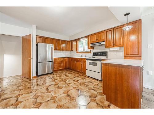 83 South Bend Road W, Hamilton, ON - Indoor Photo Showing Kitchen