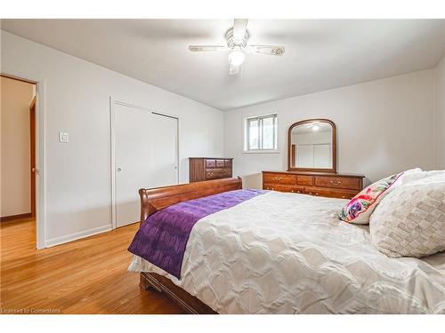 83 South Bend Road W, Hamilton, ON - Indoor Photo Showing Bedroom