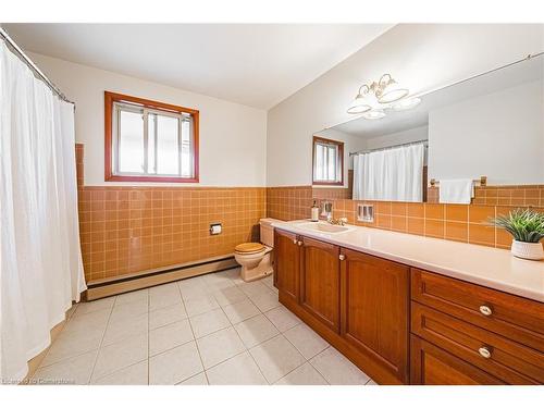 83 South Bend Road W, Hamilton, ON - Indoor Photo Showing Bathroom