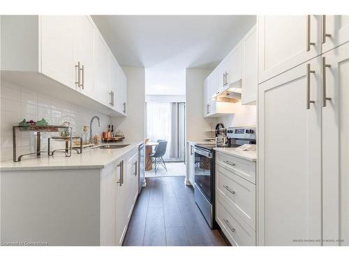 5-88 Tunbridge Crescent, Hamilton, ON - Indoor Photo Showing Kitchen With Upgraded Kitchen