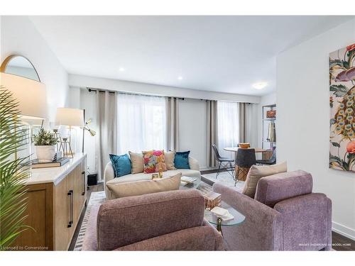 5-88 Tunbridge Crescent, Hamilton, ON - Indoor Photo Showing Living Room