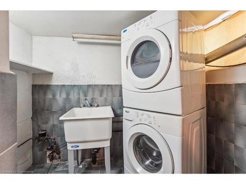 234 Market Street, Hamilton, ON - Indoor Photo Showing Laundry Room