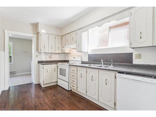 234 Market Street, Hamilton, ON - Indoor Photo Showing Kitchen