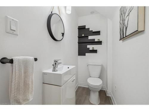 177 Fairfield Avenue, Hamilton, ON - Indoor Photo Showing Bathroom