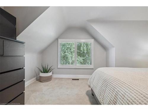 177 Fairfield Avenue, Hamilton, ON - Indoor Photo Showing Bedroom