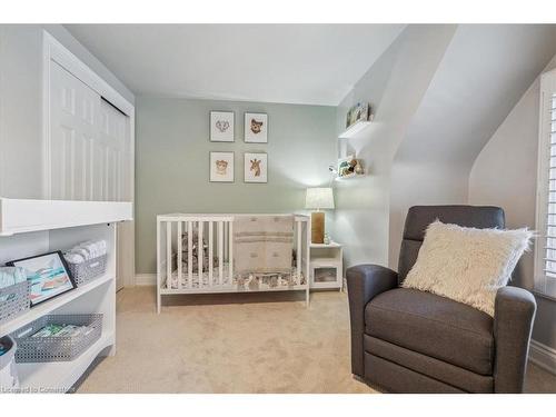 177 Fairfield Avenue, Hamilton, ON - Indoor Photo Showing Bedroom