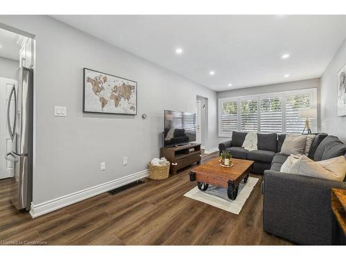 177 Fairfield Avenue, Hamilton, ON - Indoor Photo Showing Living Room