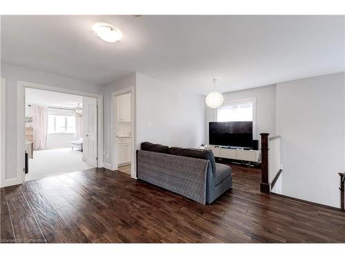 66 Sexton Crescent, Ancaster, ON - Indoor Photo Showing Living Room