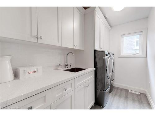 66 Sexton Crescent, Ancaster, ON - Indoor Photo Showing Laundry Room