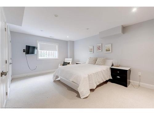 66 Sexton Crescent, Ancaster, ON - Indoor Photo Showing Bedroom