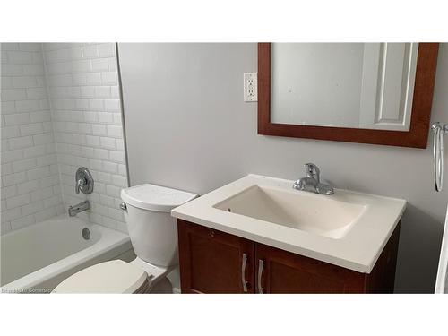 703-326 Hunter Street E, Hamilton, ON - Indoor Photo Showing Bathroom