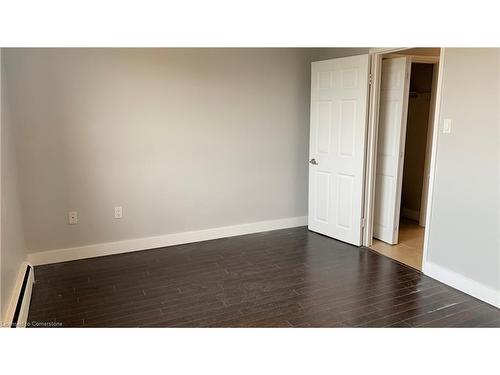 703-326 Hunter Street E, Hamilton, ON - Indoor Photo Showing Other Room