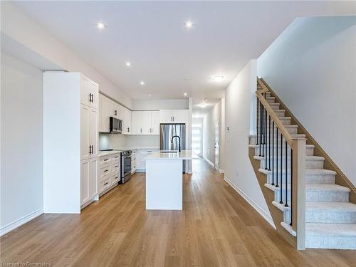 23 Sentinel Lane Lane, Hamilton, ON - Indoor Photo Showing Kitchen With Upgraded Kitchen