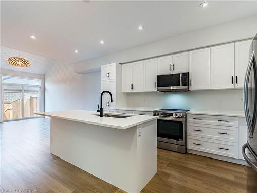 23 Sentinel Lane, Hamilton, ON - Indoor Photo Showing Kitchen