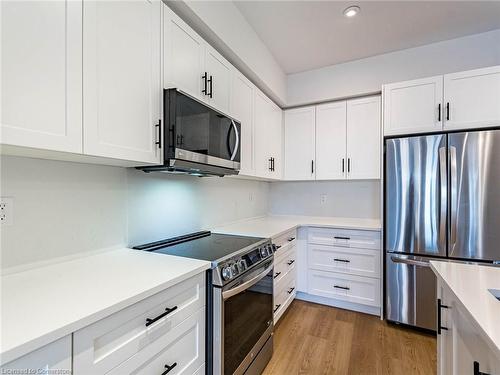 23 Sentinel Lane, Hamilton, ON - Indoor Photo Showing Kitchen