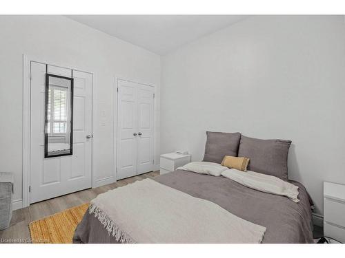 350 John Street N, Hamilton, ON - Indoor Photo Showing Bedroom