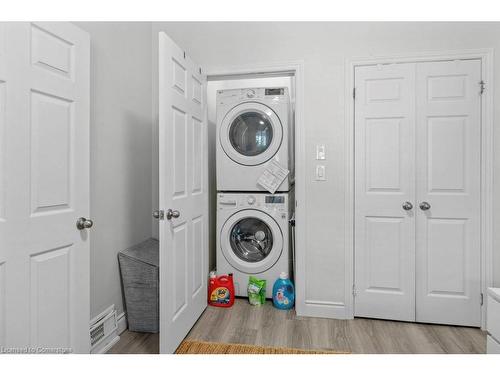 350 John Street N, Hamilton, ON - Indoor Photo Showing Laundry Room