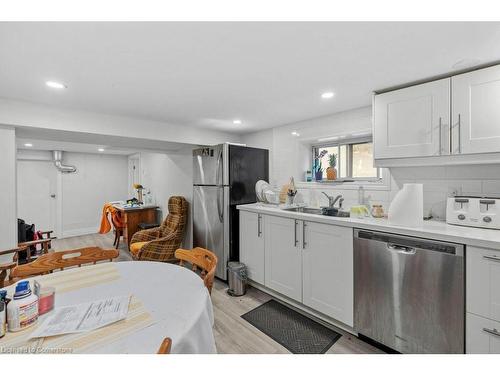 350 John Street N, Hamilton, ON - Indoor Photo Showing Kitchen