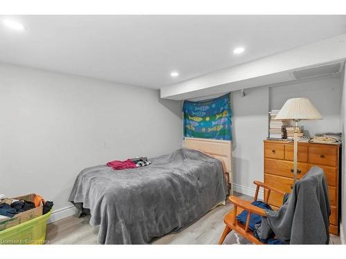 350 John Street N, Hamilton, ON - Indoor Photo Showing Bedroom