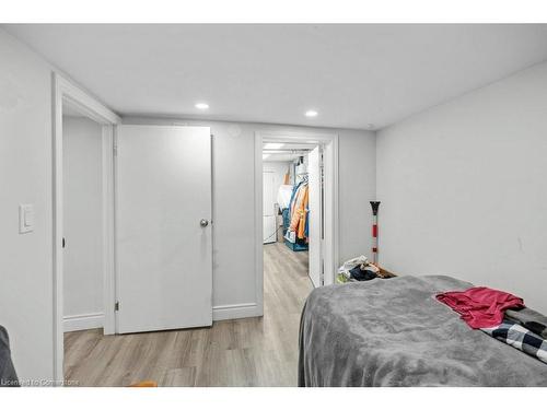 350 John Street N, Hamilton, ON - Indoor Photo Showing Bedroom