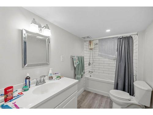 350 John Street N, Hamilton, ON - Indoor Photo Showing Bathroom