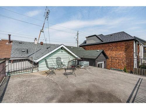 350 John Street N, Hamilton, ON - Outdoor