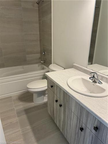 11 Dryden Lane, Hamilton, ON - Indoor Photo Showing Bathroom