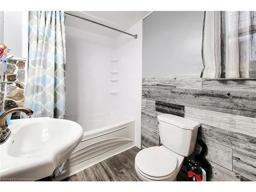 310 Rawdon Street, Brantford, ON - Indoor Photo Showing Bathroom