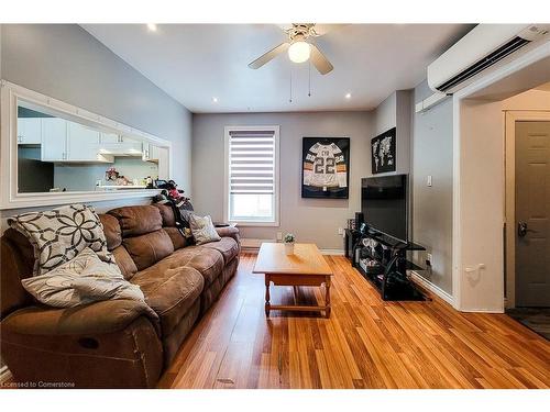 310 Rawdon Street, Brantford, ON - Indoor Photo Showing Living Room