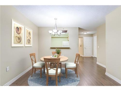 1208-100 Burloak Drive, Burlington, ON - Indoor Photo Showing Dining Room