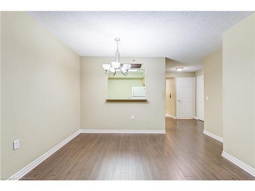 1208-100 Burloak Drive, Burlington, ON - Indoor Photo Showing Other Room