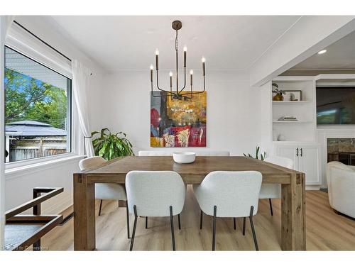 2227 Deyncourt Drive, Burlington, ON - Indoor Photo Showing Dining Room