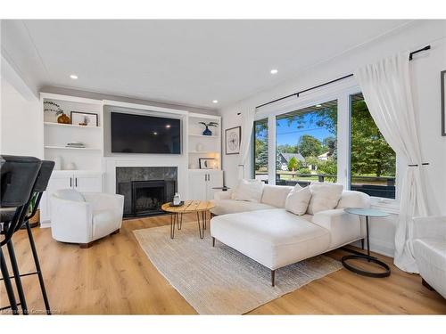 2227 Deyncourt Drive, Burlington, ON - Indoor Photo Showing Living Room With Fireplace