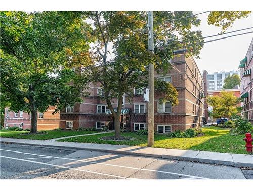 14-227 Macnab Street S, Hamilton, ON - Outdoor