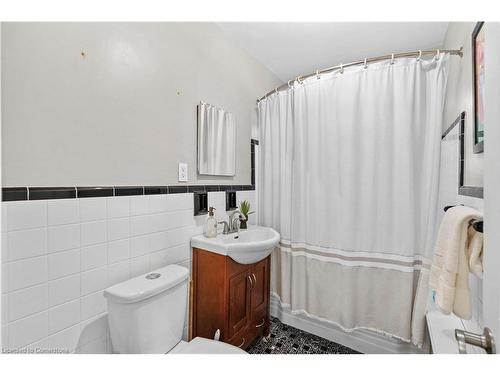 14-227 Macnab Street S, Hamilton, ON - Indoor Photo Showing Bathroom