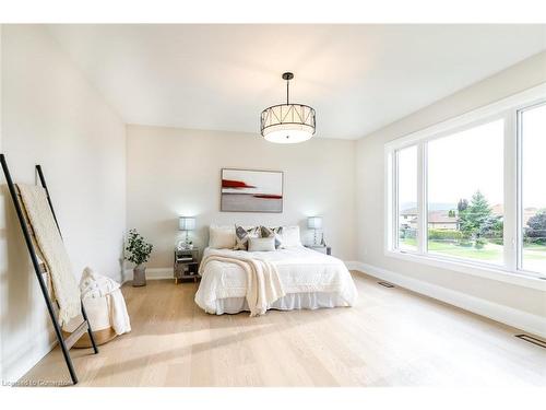 1 West Avenue, Stoney Creek, ON - Indoor Photo Showing Bedroom